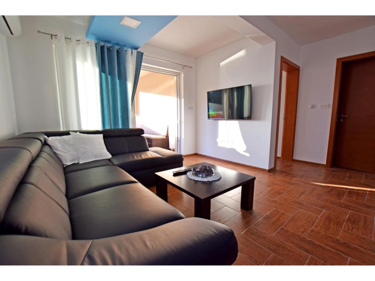 Apartment Dinko Rovanjska Exterior photo